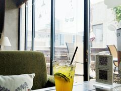 靠窗位-新沙洞咖啡(泉乐坊店)