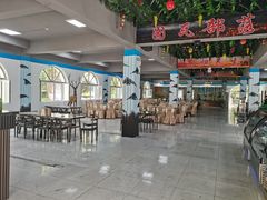 -布尔津河堤夜市