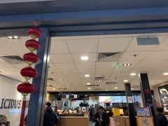 -麦当劳(上海虹桥站30B检票口楼上)