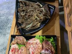 毛肚特别脆嫩-果松木炭酸菜铜火锅·外婆参鸡汤