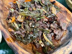 基诺茶叶炒牛肉-基诺山寨.版纳民族特色菜