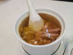 青榄炖鲍鱼仔-香港新发烧腊茶餐厅(万象店)