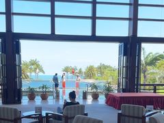-亚龙湾喜来登·美景台大堂吧