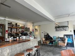 -巴浪鱼咖啡馆 Local Fish