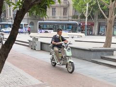 -江城燕子大排档(江汉路步行街店)