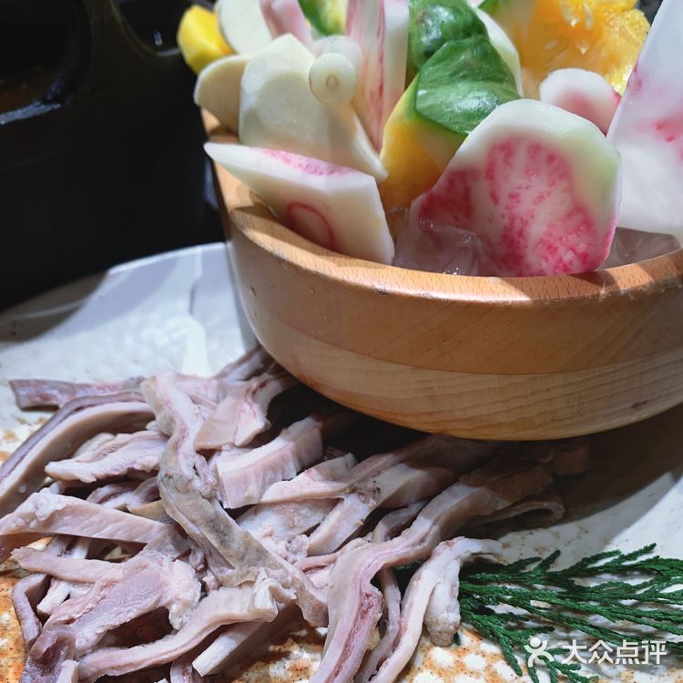 不用去云南，上海也有山野火锅咯！