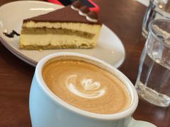 拿铁-VESH COFFEE(定西路店)