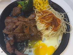 -汤姆家的牛排意面披萨(新城市广场店)