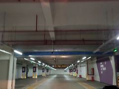 -万象城-停车场