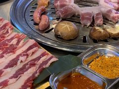 -哈哈碳都·牛肋条无限自助烤肉(台江万达店)