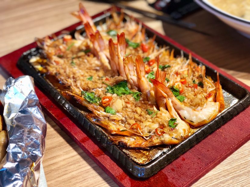 铁板的,味道不错, 最烦吃虾了,但是这个虾很好剥, 轻轻一剥,就是一个