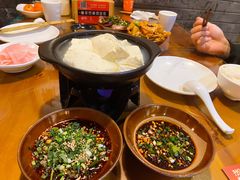 -重庆石磨豆花庄(乔庄店)