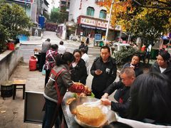 酱油炒过的糯米饭-六广门毛阿姨糯米饭