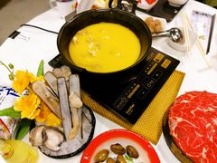 -鲜入围煮花胶鸡海鲜火锅