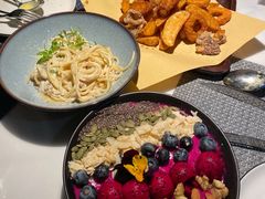 热情红心火龙果莓碗-XUN Bistro西餐厅