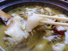 巴沙鱼-周鱼小馆石锅酸菜鱼(活力汇店)