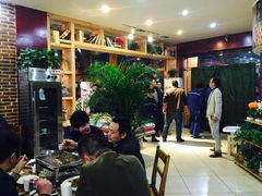 等位区-白氏兄弟烧烤(富康路总店)
