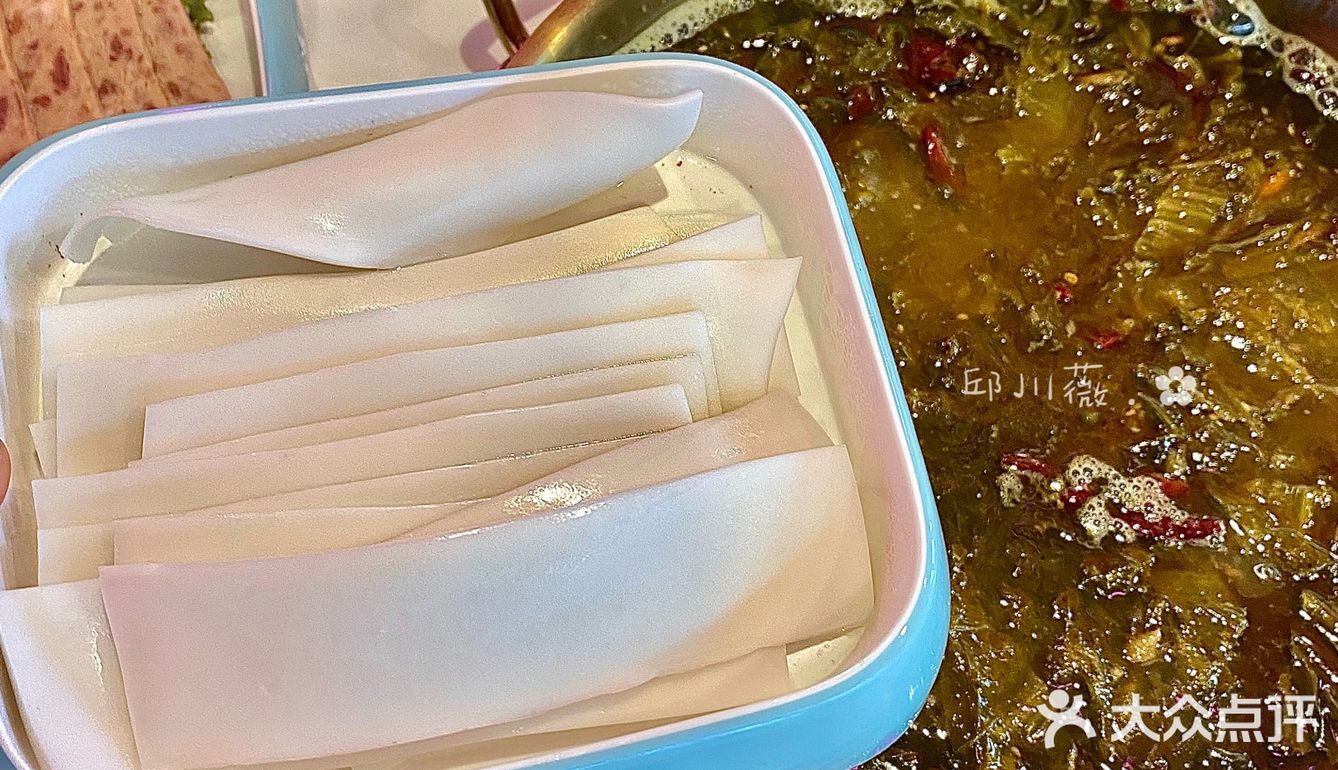 这家超火的酸菜串串，都开到家门口了还不冲？！开心🥳打卡！