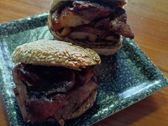 烧饼夹肘子-老天桥酱肉烧饼夹肘子(天桥店)