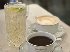 -Majestic Café