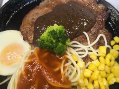 -汤姆家的牛排意面披萨(新城市广场店)
