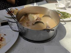 -肥仔文澳门猪骨煲(南京西路店)