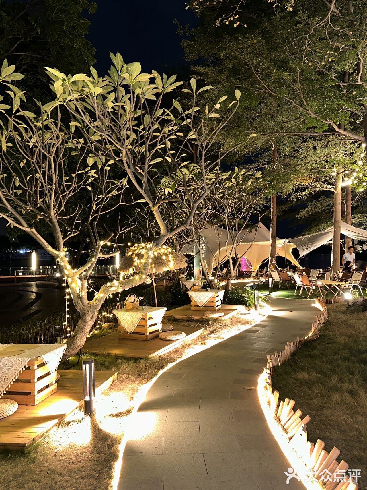 打卡深圳zui美的湖边烟花环境地🏕️