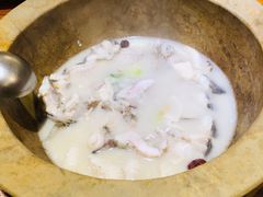 -滇香肴·云南菜蒸汽石锅鱼(云南北路店)