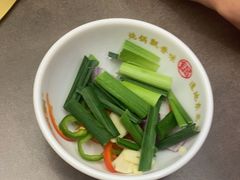 -锅飘飘·东北铁锅炖(雨花客厅店)