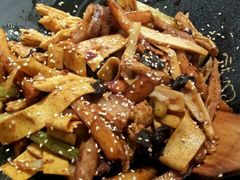 干锅牛蛙-蛙蛙叫干锅年代(簋街总店)