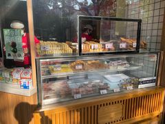 面包甜点陈列柜-读酥世家(古方路店)