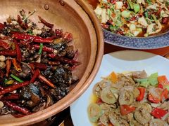 思茅小炒乌鸡-老滇山寨•云南特色菜•地方菜•民族风情歌舞表演(金碧店)