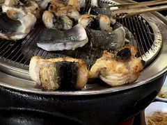 -围炉肉舍•炭烤活鳗•丹东海鲜烤肉(步行街店)