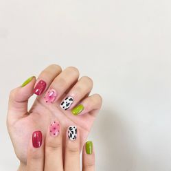 -花岐款式专研健康美甲沙龙