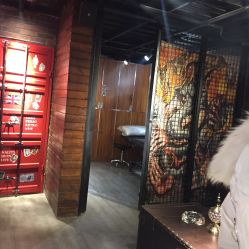 -鳌首刺青纹身 穿孔饰品店