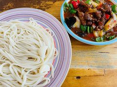 -歹歹的加个面过油肉拌面