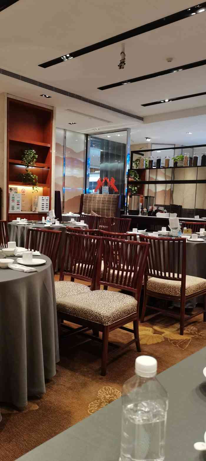 夜上海(虹悦城店)-"很差劲,不正规,跟它的名气不符!鱼头不过.