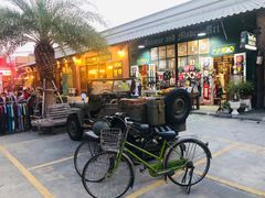 -席娜卡琳火车铁道夜市