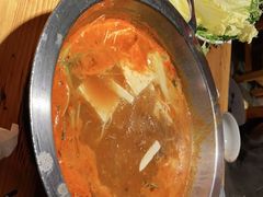 -野山舂·贵州现舂酸汤火锅(鸿通城店)