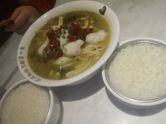 -渝是乎酸菜鱼·川渝小炒(新世界百货望京店)