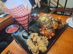 -BHC炸鸡(明洞总店)