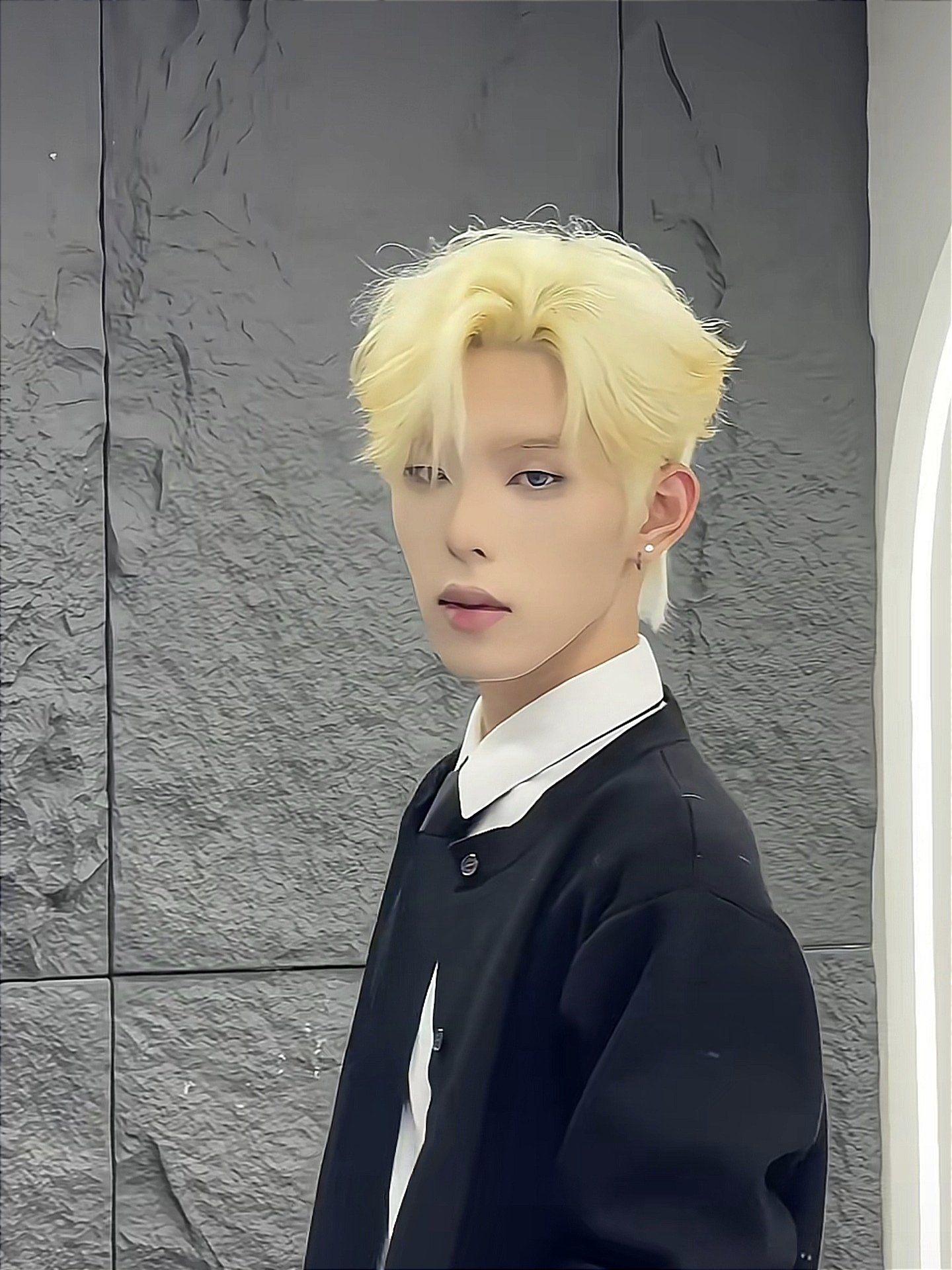 金色头发也可以很时尚