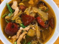 酸菜肉丝米线-越洋肖氏老米线(杨家坪店)