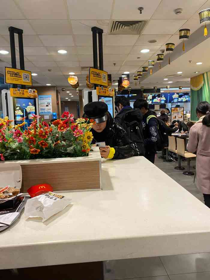 麦当劳(曹杨路轻轨店)-"母上大人的黑暗料理实在不敢恭维,连鲜肉月.