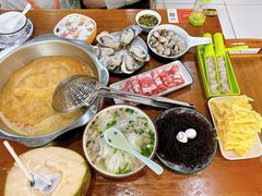 -老何家后安粉·糟粕醋海鲜火锅(三亚湾椰梦长廊店)