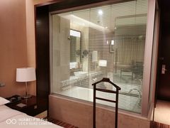 -上海龙之梦万丽酒店