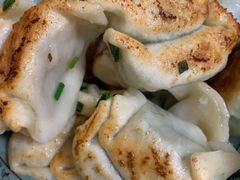 鲜肉煎饺-无名氏宵夜小摊(祝家三姐妹馄饨店)