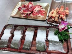 -围炉肉舍•炭烤活鳗•丹东海鲜烤肉(步行街店)