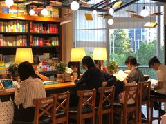 大堂-西西弗书店&矢量咖啡(凯德晶萃广场店)