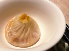 活拆蟹黄小笼包-成隆行·蟹王府(九江路店)